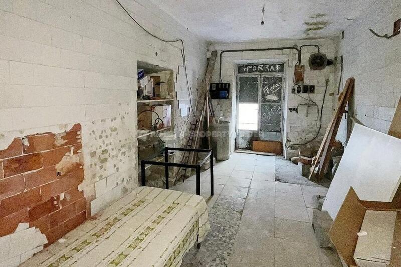 8 спальная комната городская тюрьма продается