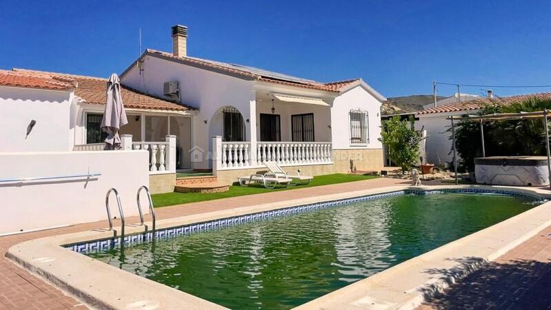 Villa til salg i Limaria, Almería