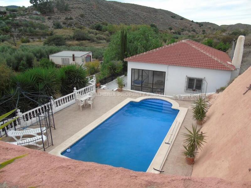 Villa for sale in Cantoria, Almería