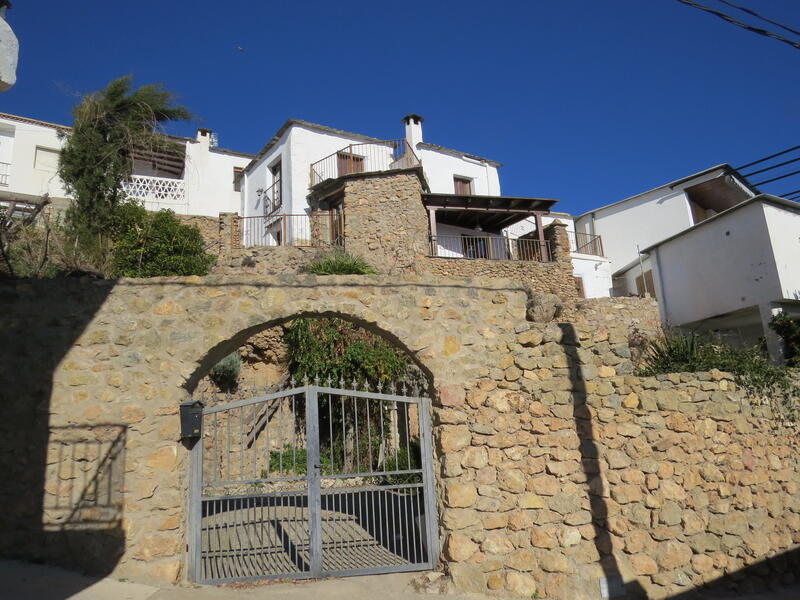 Stadthaus zu verkaufen in Yegen, Granada