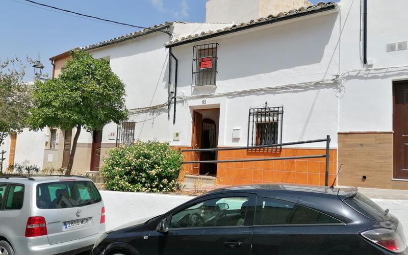 Townhouse for sale in Rute, Córdoba