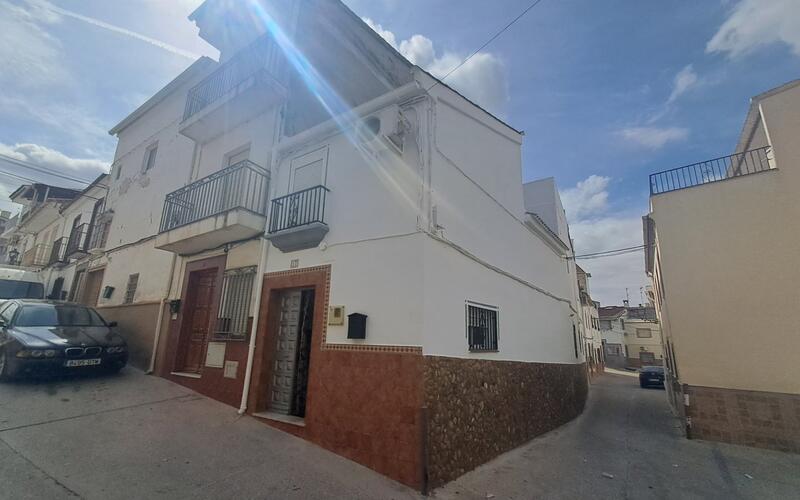 Townhouse for sale in Cuevas de San Marcos, Málaga