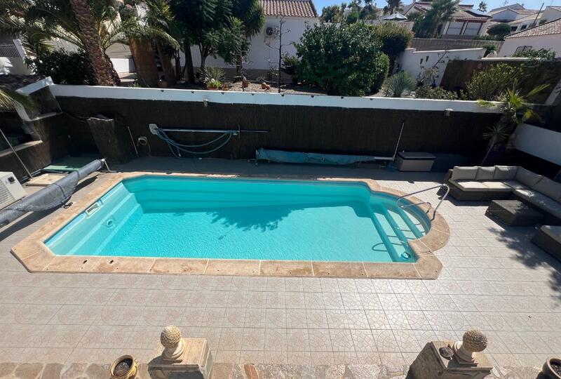 Villa en venta en Arboleas, Almería