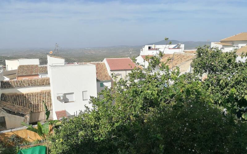 2 slaapkamer Gezinswoning Te koop