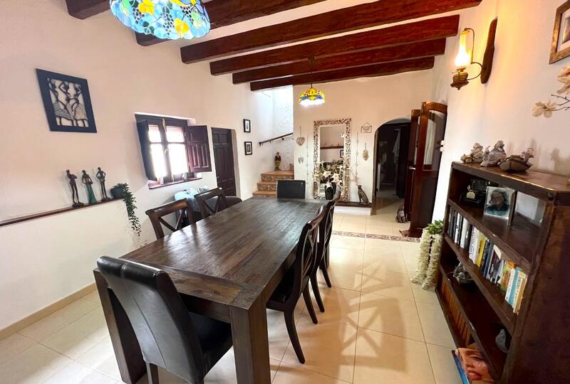 4 bedroom Country House for sale