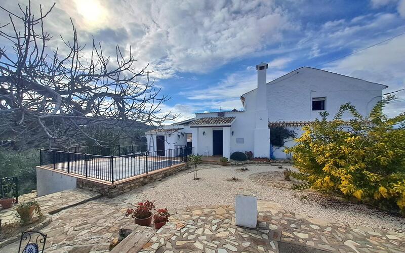 3 bedroom Country House for sale