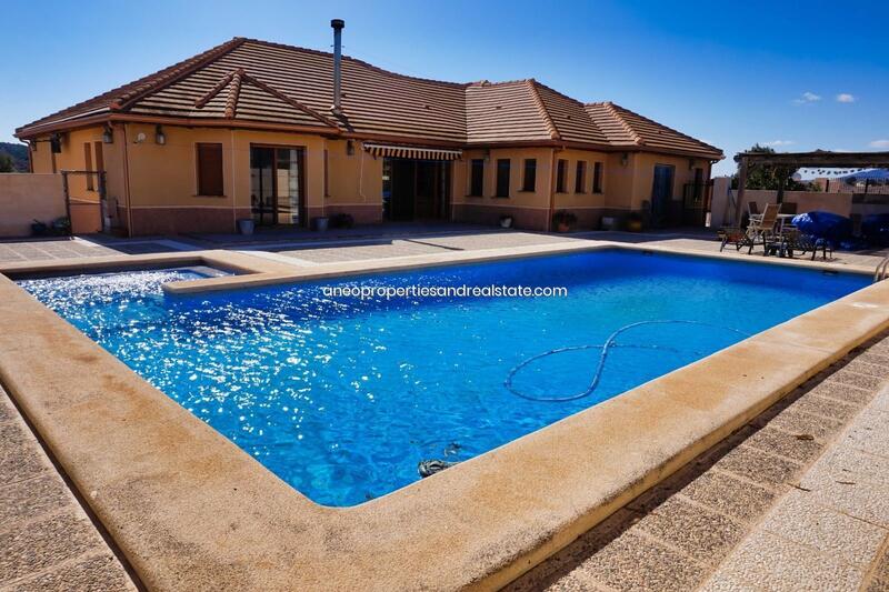 5 bedroom Villa for sale