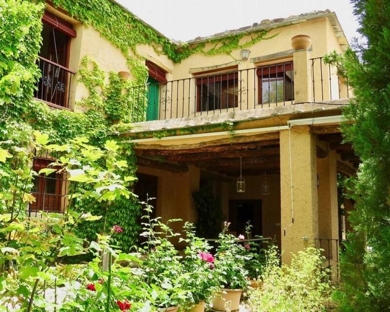 Деревенский Дом продается в Carataunas, Granada