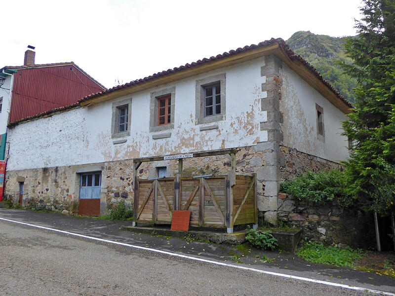 Lantställe till salu i Pola de Somiedo, Asturias