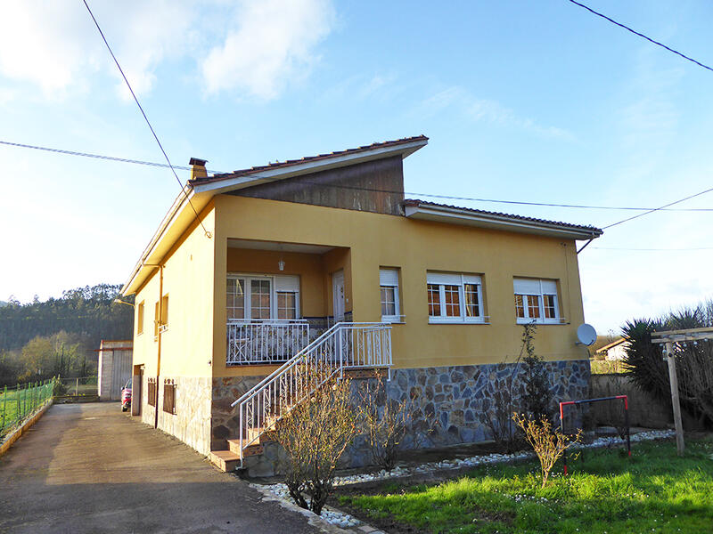 Herregård til salgs i Arenas (Soto del Barco), Asturias