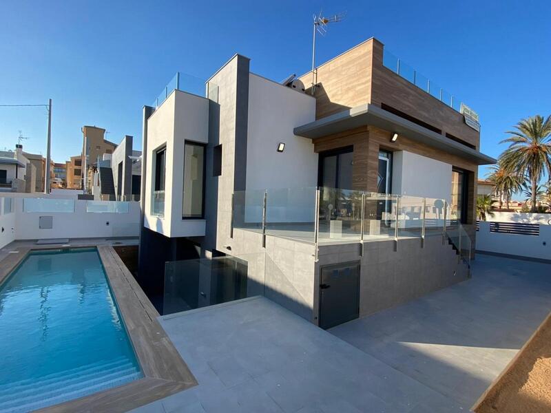 Villa en venta en Pueblo Bravo, Alicante