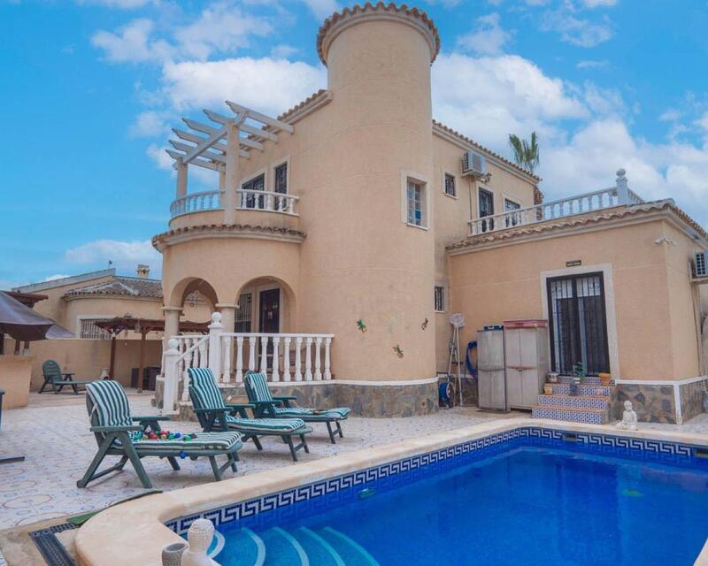 Villa for sale in Rojales, Alicante