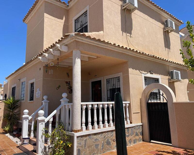 4 Cuarto Villa en venta