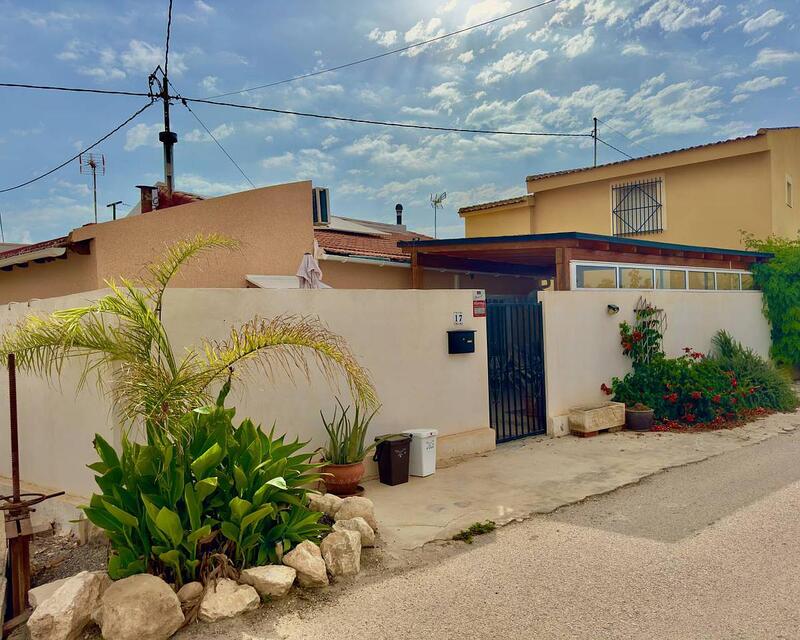 Villa à vendre dans Dolores, Alicante