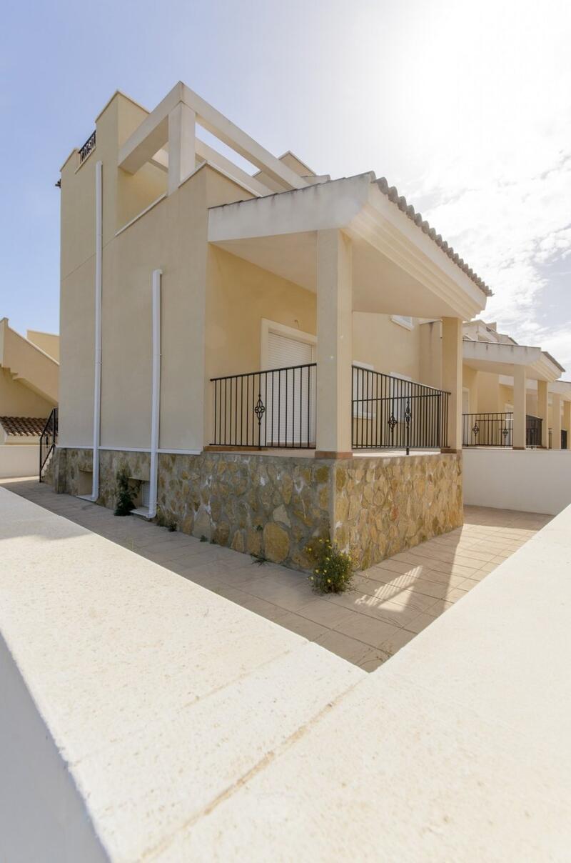 вилла продается в San Miguel de Salinas, Alicante