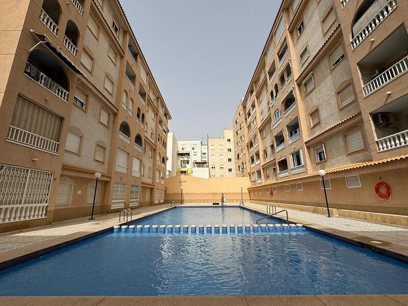 Apartamento en venta en Torrevieja, Alicante