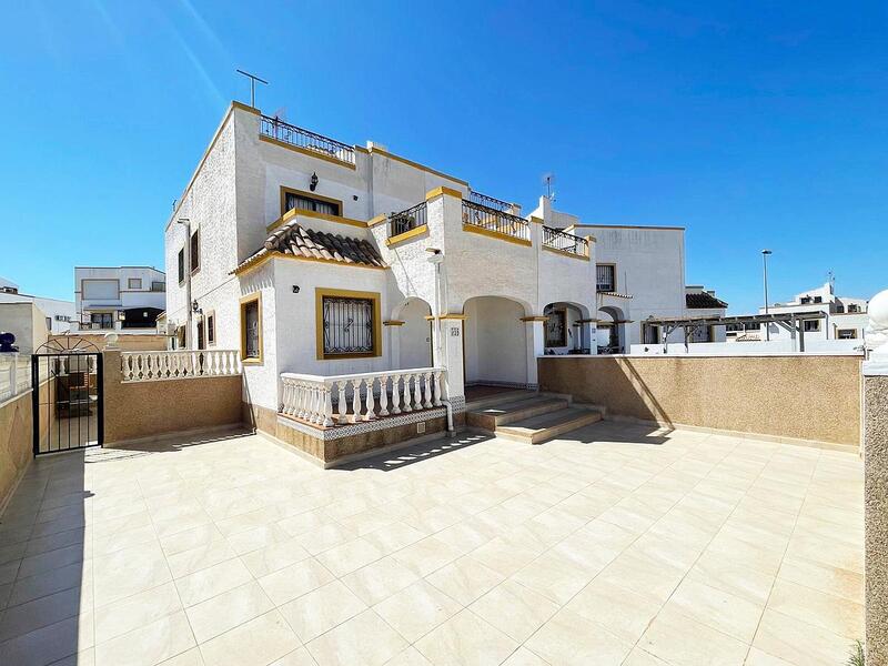 Stadthaus zu verkaufen in Orihuela Costa, Alicante