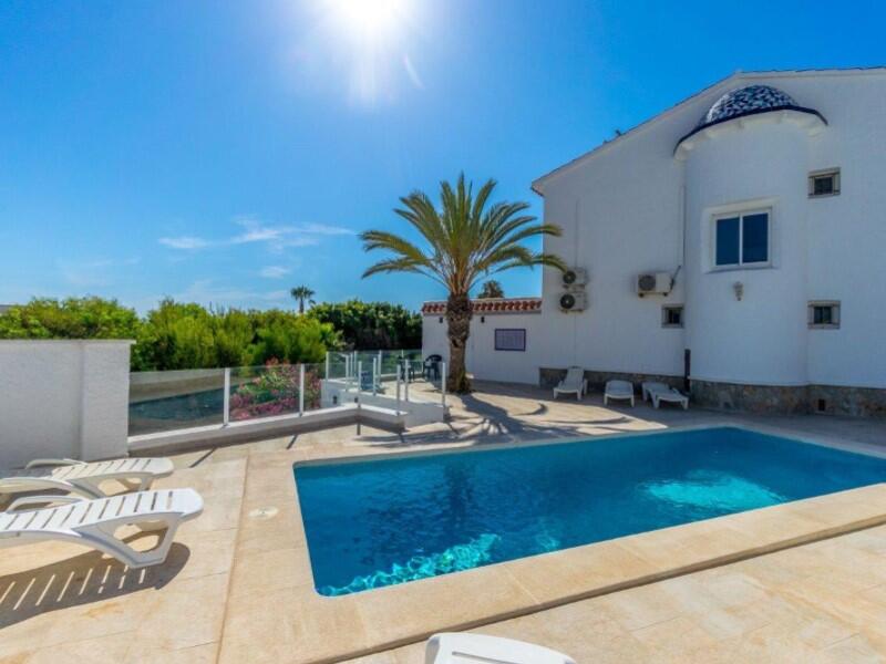 Villa en venta en Orihuela, Alicante