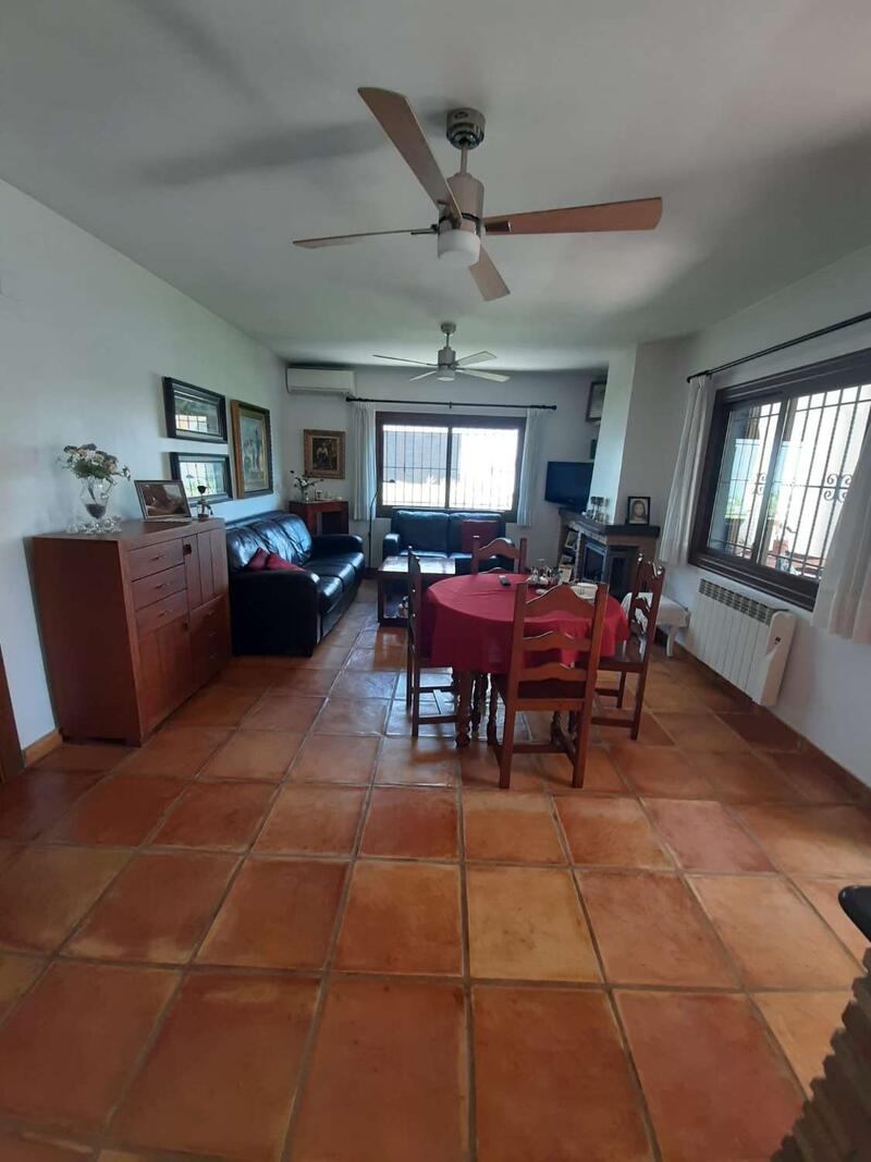 4 Cuarto Villa en venta