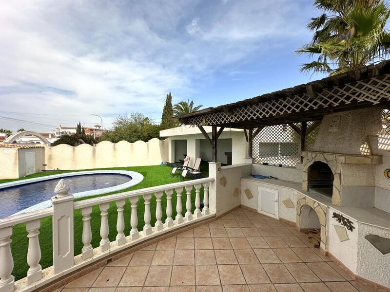 Villa for sale in Ciudad Quesada, Alicante