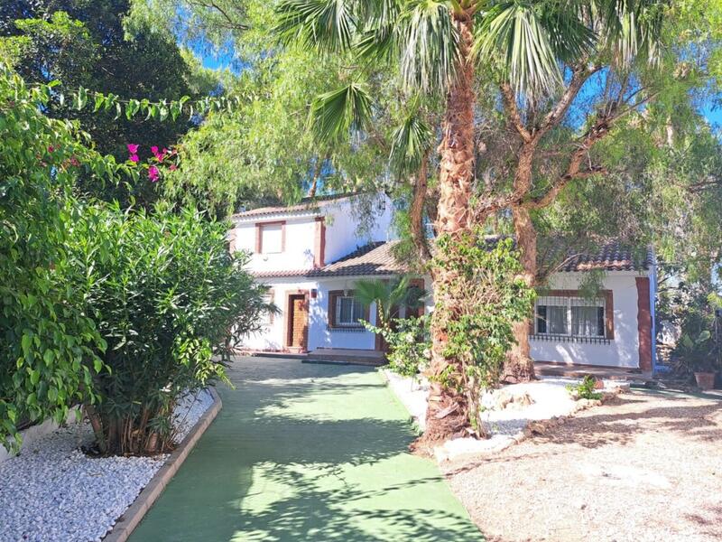 5 Cuarto Casa de Campo en venta