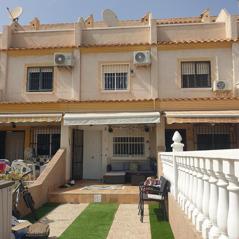 Townhouse for sale in Orihuela Costa, Alicante