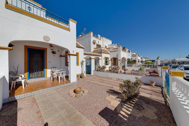 Country House for sale in Torrevieja, Alicante