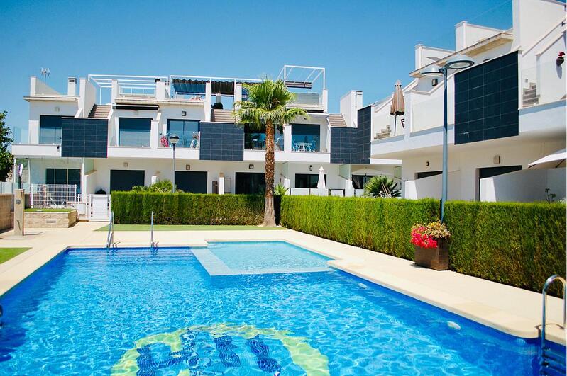 Townhouse for sale in Pilar de la Horadada, Alicante