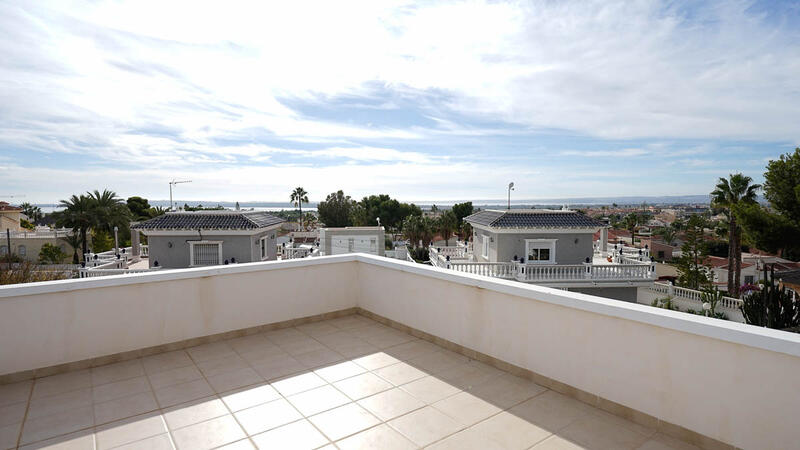 4 Cuarto Villa en venta