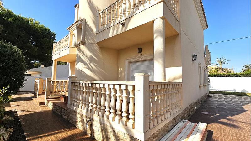 4 Cuarto Villa en venta