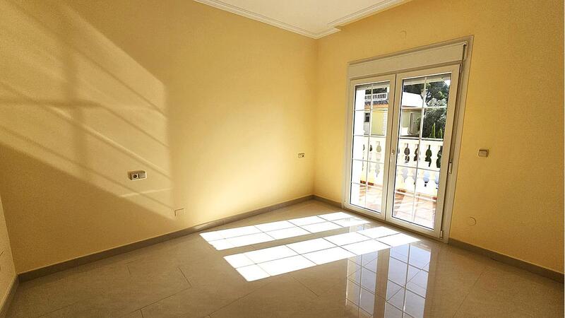 4 Cuarto Villa en venta