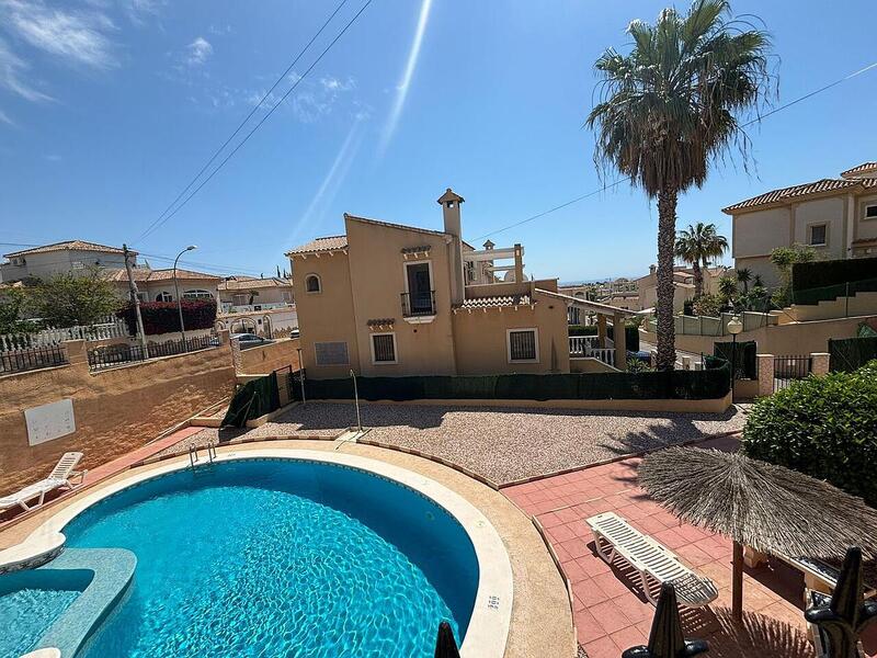 4 Cuarto Villa en venta