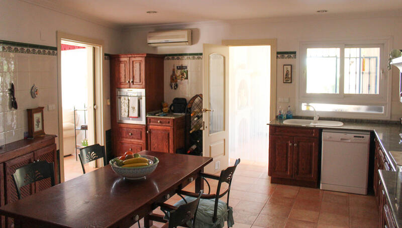 4 bedroom Country House for sale