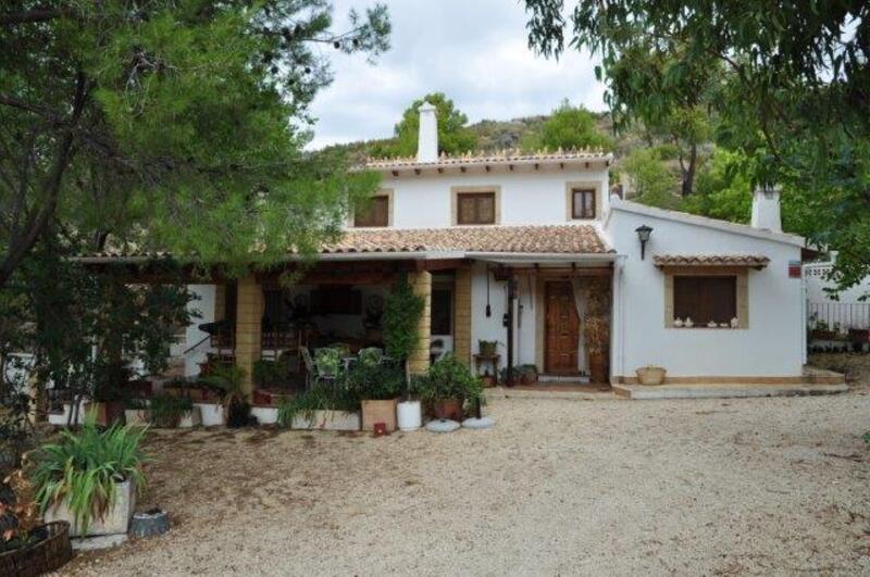 Country House for sale in La/Torremanzanas Torre de Les Maçanes, Alicante