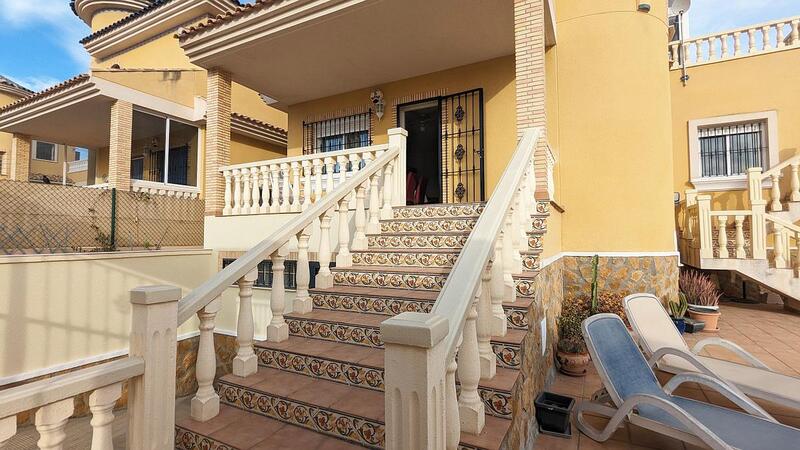 4 Cuarto Villa en venta