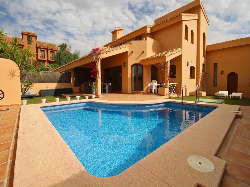 Villa Te koop in La Manga Golf Club, Murcia