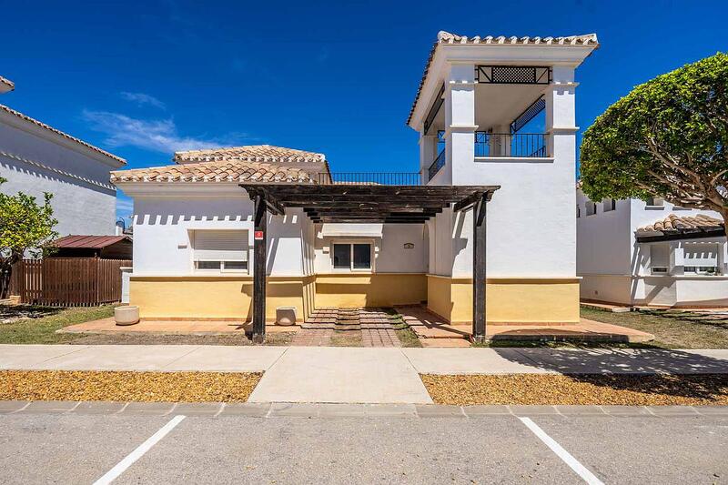 Villa for sale in La Torre Golf Resort, Murcia