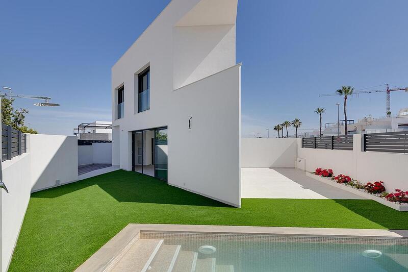 Villa for sale in Benijófar, Alicante