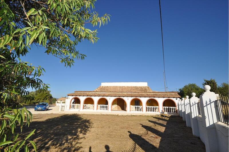 8 Schlafzimmer Landhaus zu verkaufen