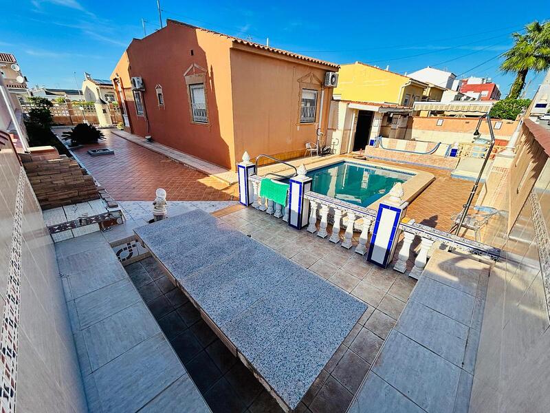 2 Cuarto Villa en venta