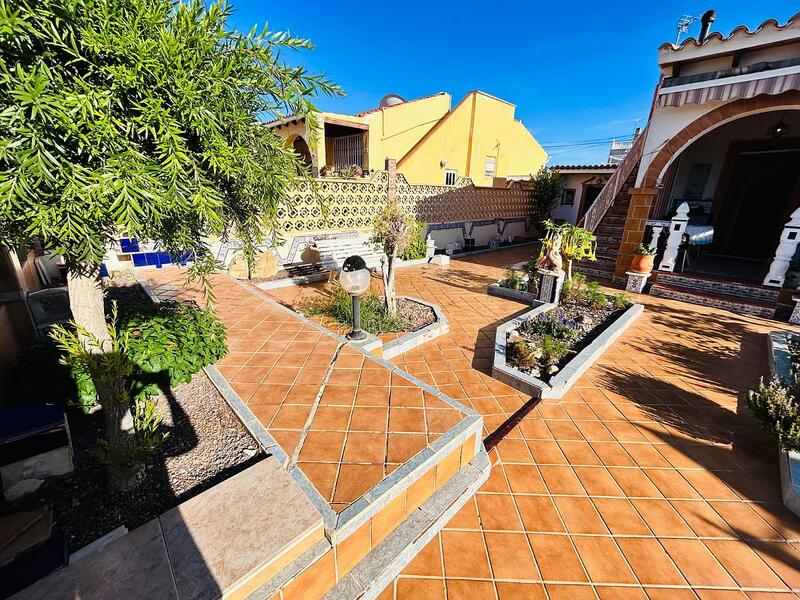 2 Cuarto Villa en venta