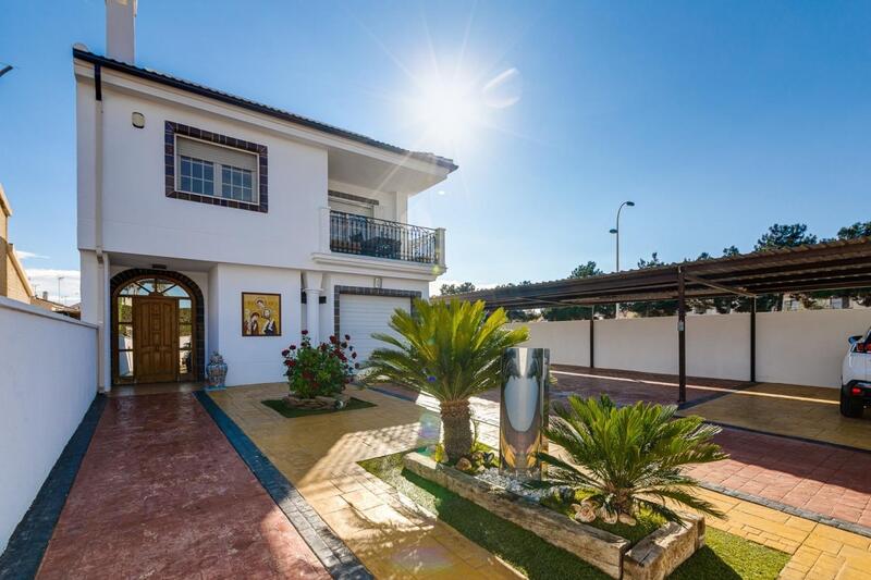 6 Cuarto Villa en venta