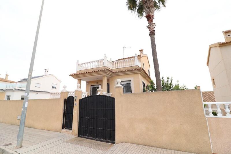 4 Cuarto Villa en venta