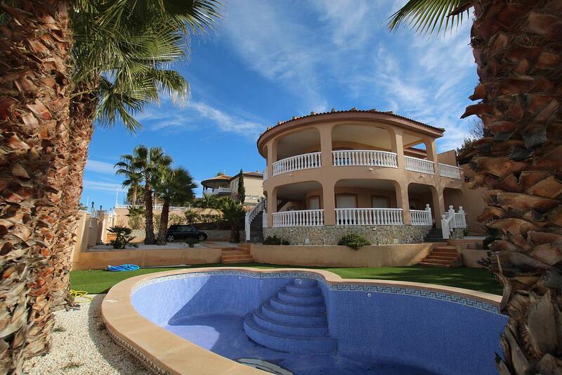 5 bedroom Villa for sale