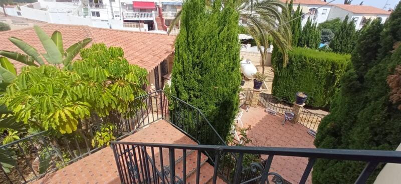 9 Cuarto Villa en venta