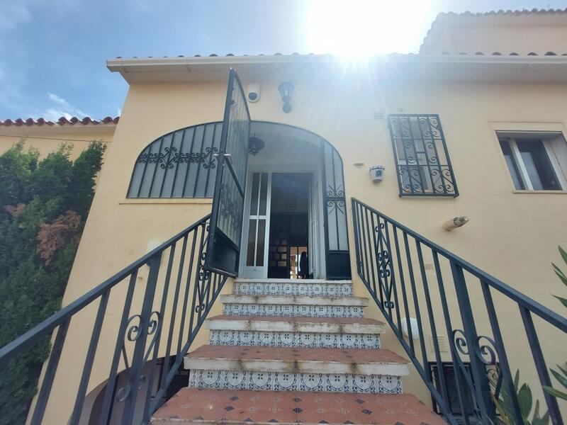 9 Cuarto Villa en venta