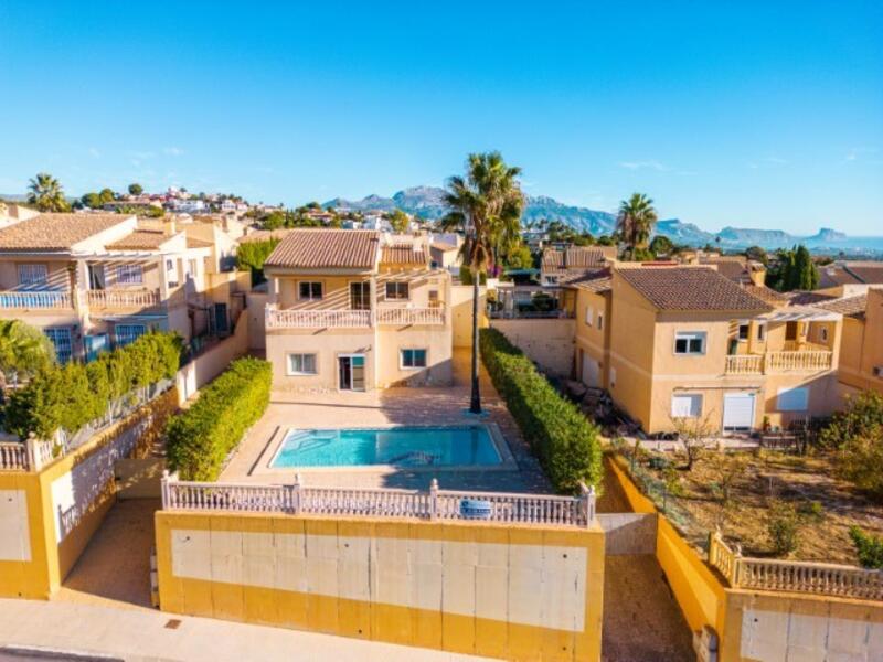 Villa en venta en La Nucia, Alicante