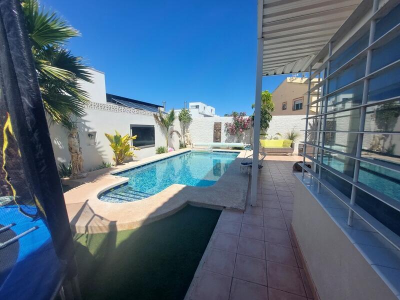 3 Cuarto Villa en venta