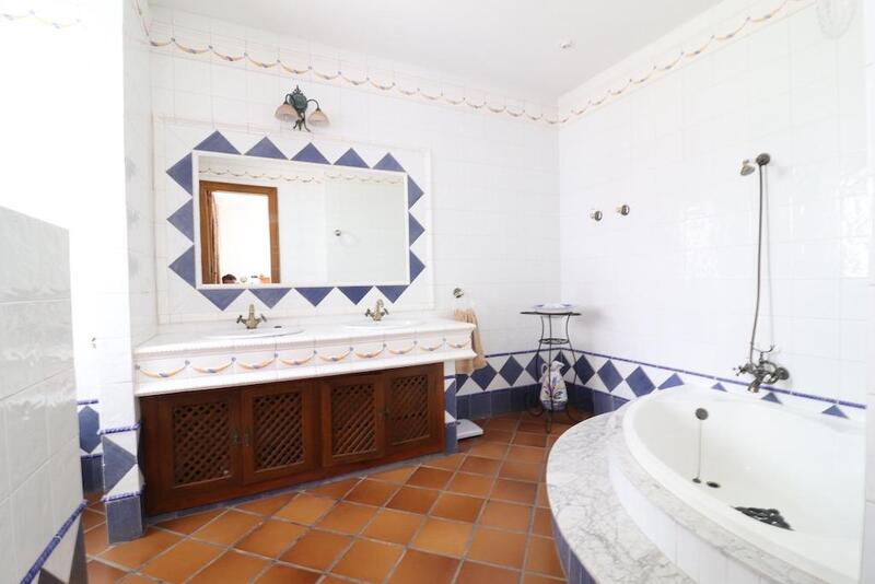 8 Cuarto Villa en venta