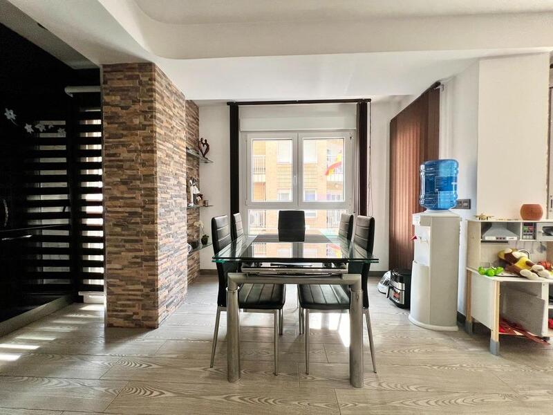 3 bedroom Apartment for sale